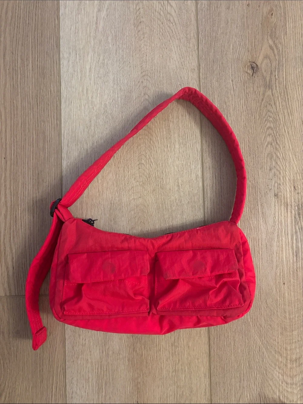 BAGGU Bright Red Shoulder Bag with Front Pockets